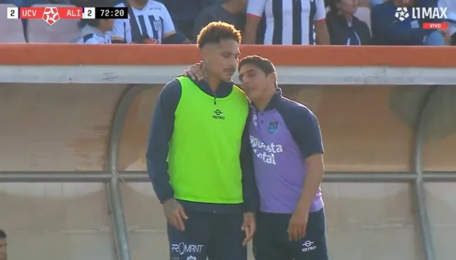 Chicho Salas rogándole a Paolo Guerrero que juegue. (Foto: L1 MAX).