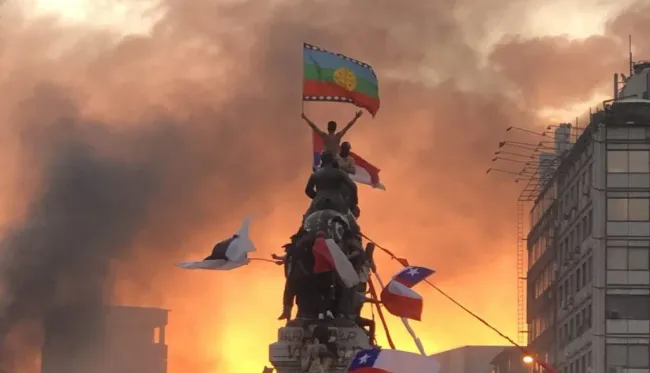 Una de las imágenes más recordadas del estallido social en Plaza Italia.