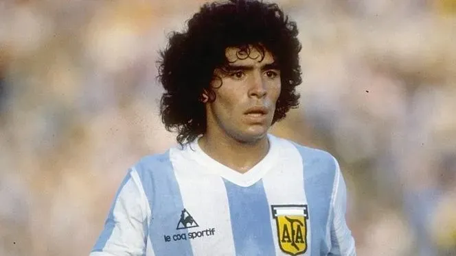 Maradona jugando para la Selección Argentina en 1985. (Getty)
