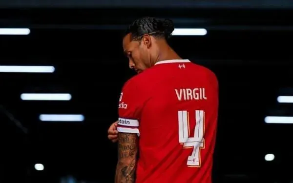 La cinta de capitán ha llevado a Virgil a asumir nuevas responsabilidades en Liverpool.