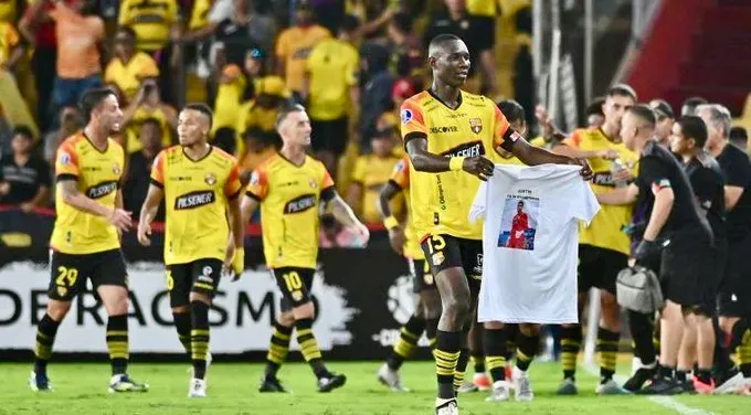 Barcelona SC tuvo que jugar la ida menos de 48 horas después de la muerte de su joven arquero. (Foto: @BarcelonaSC)