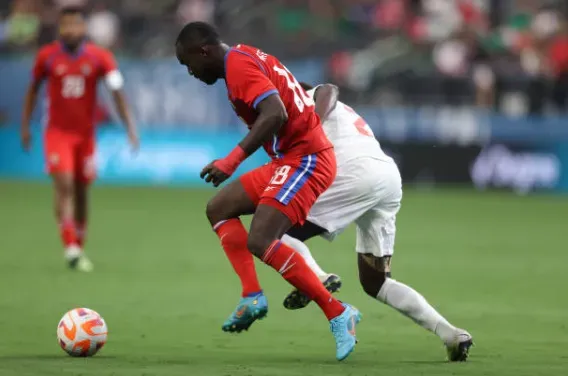 Cecilio Waterman en el partido entre Panamá y Canadá. (Getty Images).