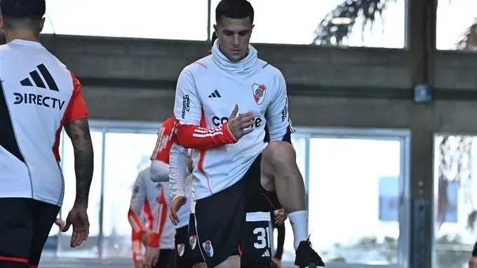 Fabricio Bustos ya se entrena con River y será titular en Córdoba, de no haber imprevistos. (Foto: Prensa River).