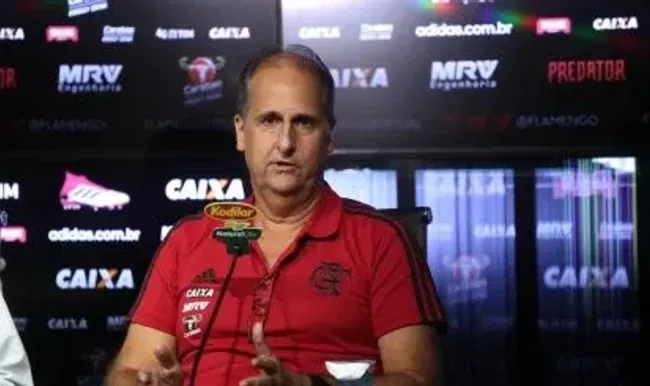 Carlos Noval durante coletiva de imprensa. Foto: Gilvan de Souza / Flamengo