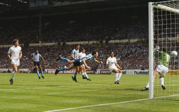 La palomita de Keith Houchen, un gol inolvidable en la historia del Coventry City.