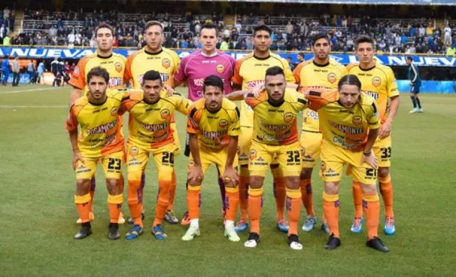 Crucero del Norte en su histórica visita a La Bombonera (@VSportsTM).