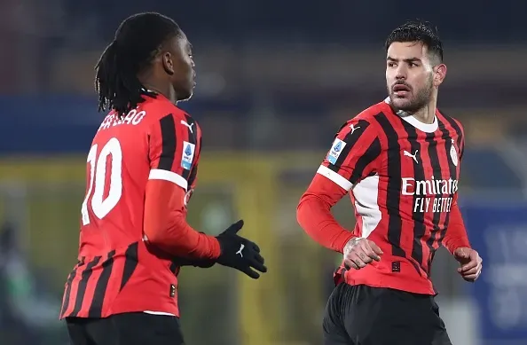 Leão e The Hernández: dupla decidiu o jogo para o Milan. Foto: Getty Images