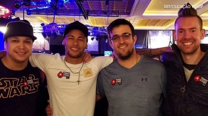 Felipe Ramos (Mojave), Neymar, André Akkari e George Danzer (Foto: Divulgação/WSOP)