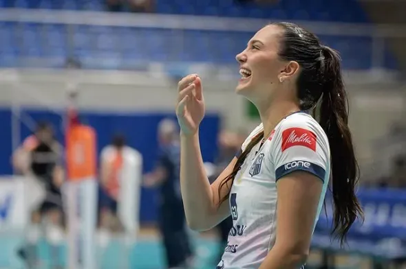 Julia Kudiess, um dos destaques da última Superliga feminina. Reprodução/Instagram oficial de Julia Kudiess