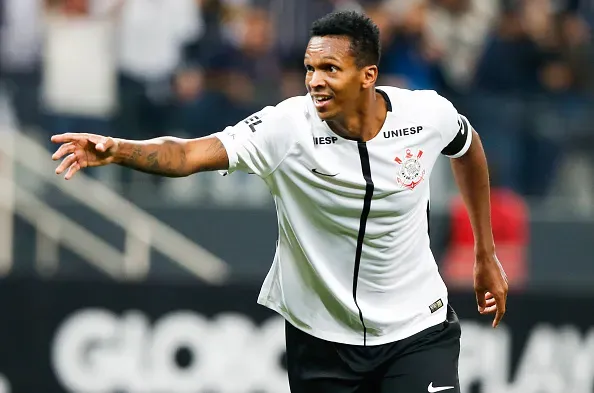 Foto: Alexandre Schneider/Getty Images – Jô se destacou pelo Corinthians