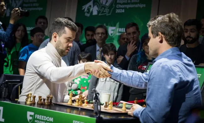 Carlsen y Nepómniashchi estaban empardados en cada juego.