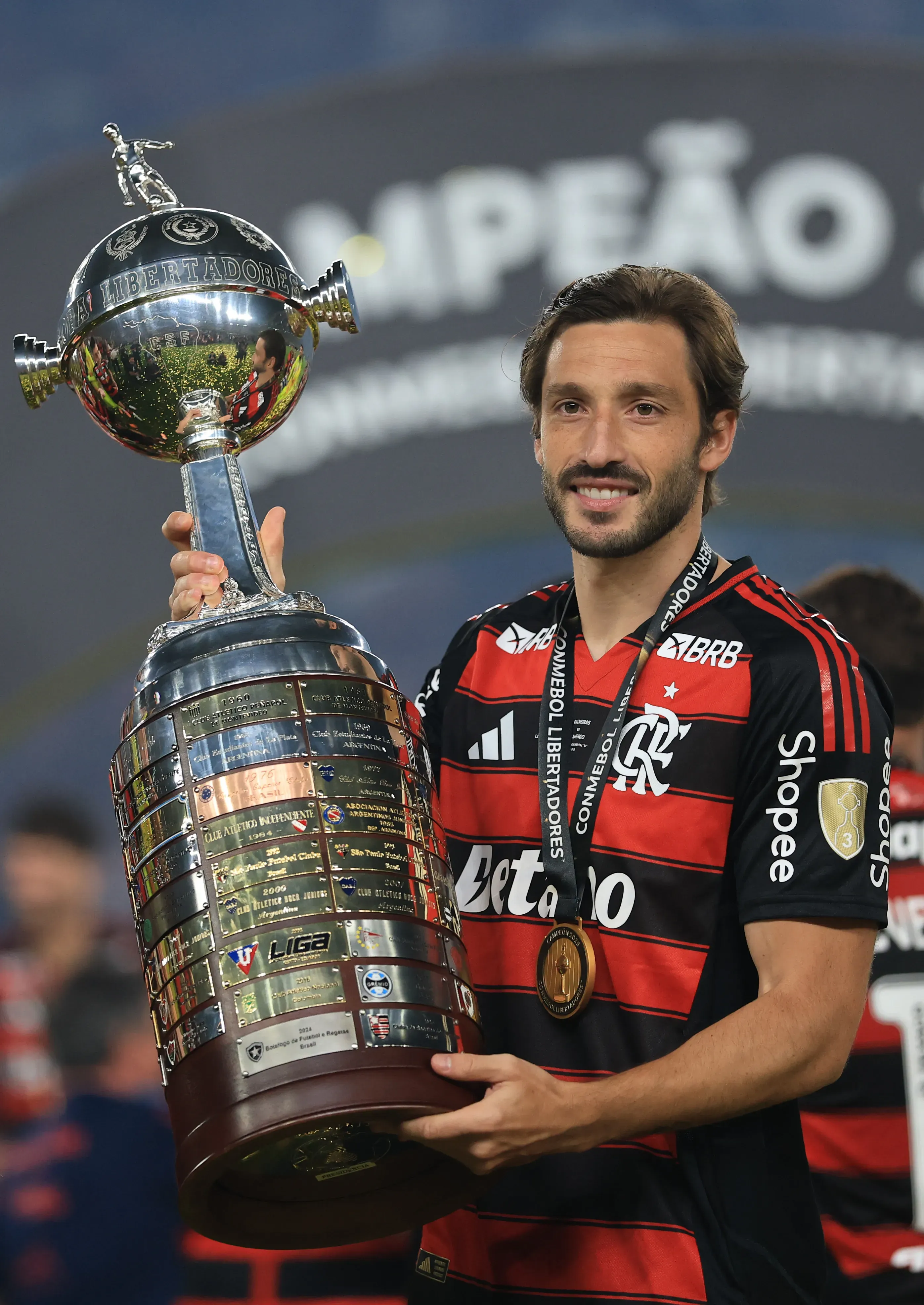 Matías Viña viene de ser campeón de la Libertadores con Flamengo. (Foto: Getty).