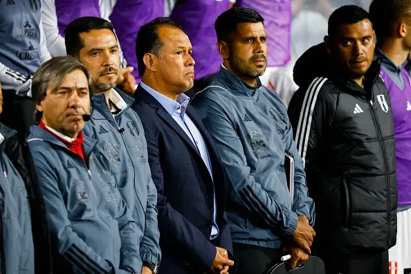 En Juan Reynoso cayó todo el peso de la crítica tras la derrota de Perú ante Chile en Santiago.