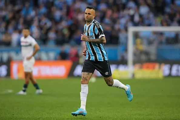 Foto: Pedro Tesch/Getty Images – Luan não tem permanência no Grêmio garantida