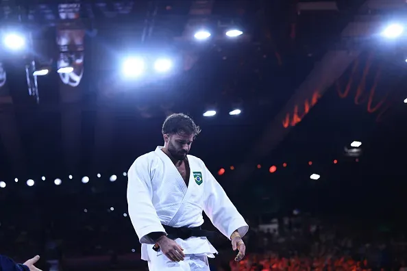 Macedo saiu sem medalha na categoria até 90kg no judô. Foto: Carmen Mandato/Getty Images