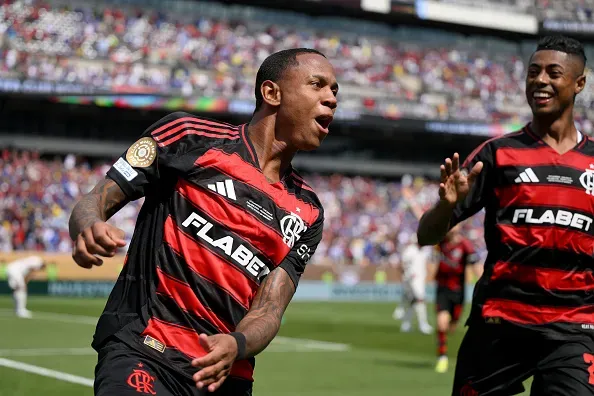 Wallace Yan, do Flamengo comemora seu gol sobre o Chelsea na Philadelphia, Pennsylvania. Foto: David Ramos/Getty Images