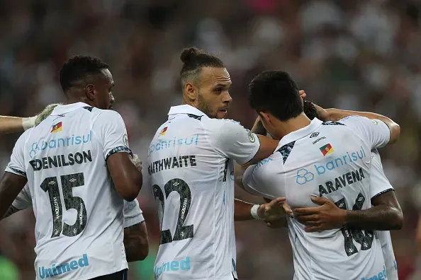 Martin Braithwaite, do Gremio comemora gol contra o Fluminense pelo Brasileirao 2024, no Maracana Foto: Wagner Meier/Getty Images