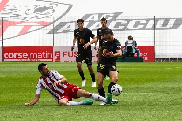 El Ajaccio es uno de los equipos que ya descendió en Francia.