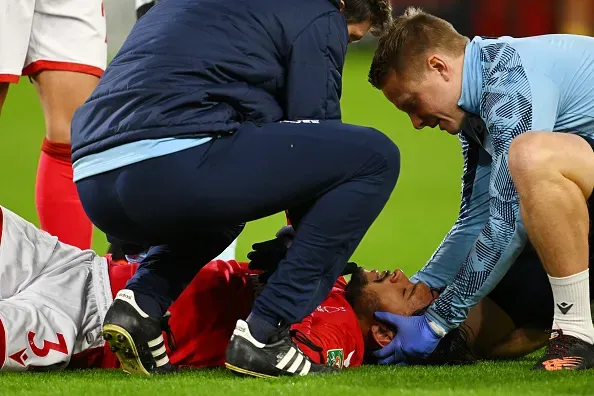 Scarpa sofreu assim que chegou na Inglaterra. Foto: Clive Mason/Getty Images