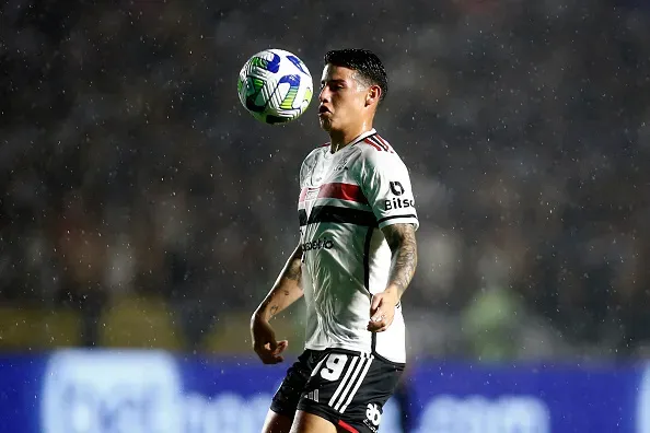 James Rodríguez não pode jogar o Paulistão por enquanto. Foto: Wagner Meier/Getty Images