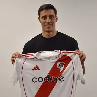 Santigo Beltrán tiene contrato en River hasta diciembre de 2027.