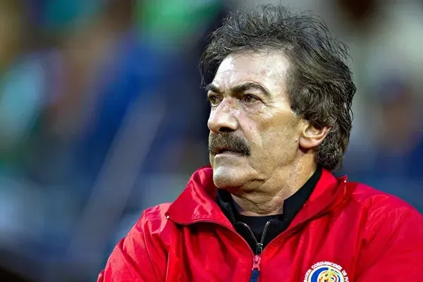 La Volpe fue entrenador de la Selección de Costa Rica entre 2010 y 2011.