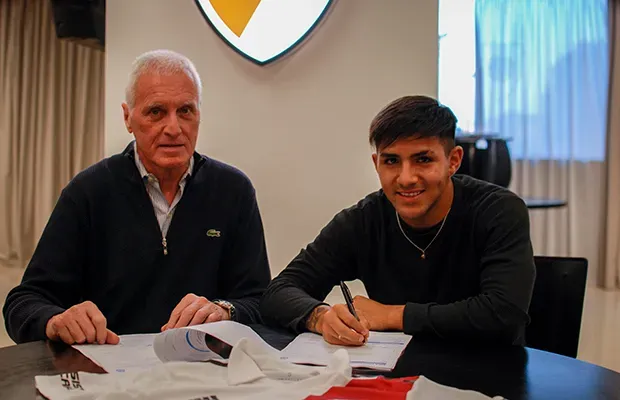 Joaquín Flores junto a Eduardo Barrionuevo, vocal titular del Más Grande (Foto: Prensa River)