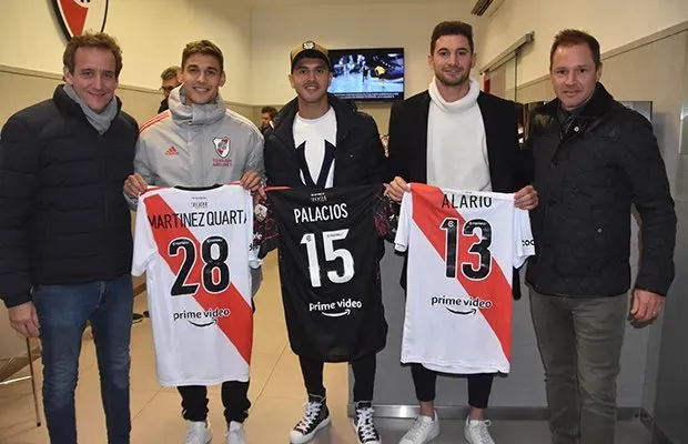 Una de las últimas visitas de Lucas Alario al Monumental, junto a Palacios y Martínez Quarta (Foto: Prensa River)