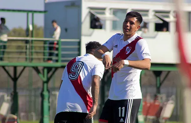 Tobías Leiva, un volante con dinámica, marca y llegada al gol (Foto: Prensa River)