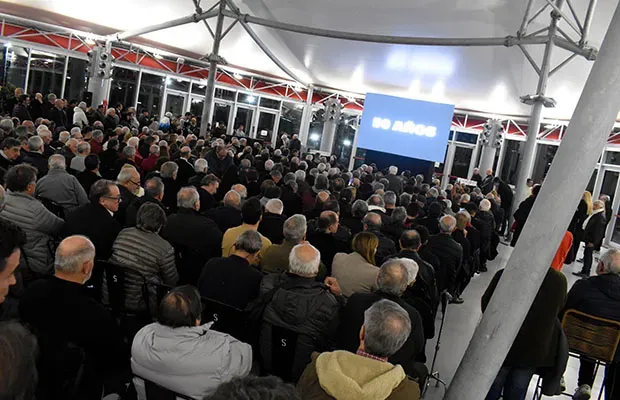 Medallas, libros, un film y ovación para los campeones del 75 (Foto: Prensa River).