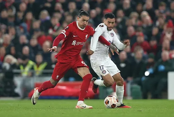 Suazo, Villano del Toulouse contra Liverpool en Europa League.