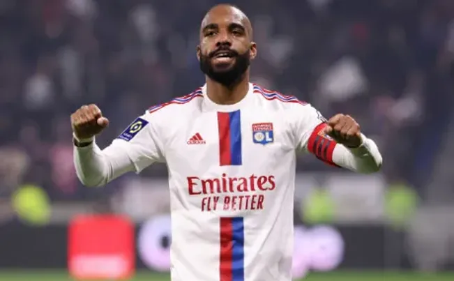 Alexandre Lacazette, uno de los dos líderes de la tabla de goleadores de la Ligue 1. Getty Images