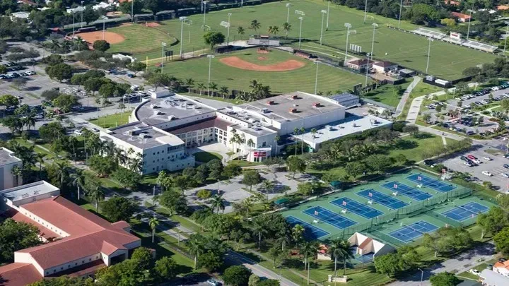 Boca quiere jugar un amistoso en la Universidad Barry.