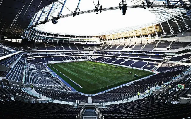 Clubes como Tottenham en Inglaterra han decidido dejar atrás sus históricas casas y mudarse a un estadio nuevo.