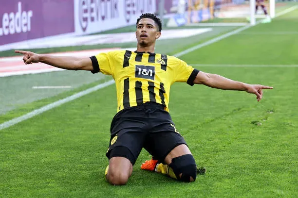 Jude Bellingham llegó a ser elegido como el mejor jugador de la Bundesliga, en su última temporada con Borussia Dortmund. (Photo by Christof Koepsel/Getty Images)