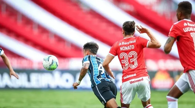 Possível pênalti em Ferreira não foi checado no VAR – Foto: Lucas Uebel/Grêmio.