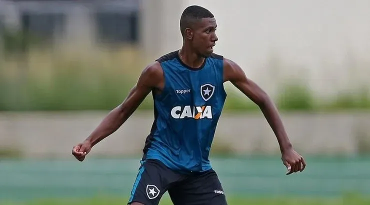 Kanu é considerado um jovem com potencial – Foto: Vitor Silva/Botafogo.