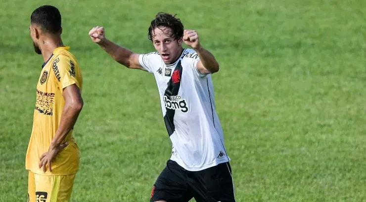Vasco tem prioridade pelo meia – Foto: Thiago Ribeiro/AGIF.