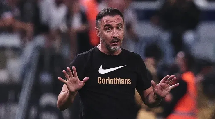Foto: Ettore Chiereguini/AGIF – Vítor Pereira é considerado um traidor no Corinthians.