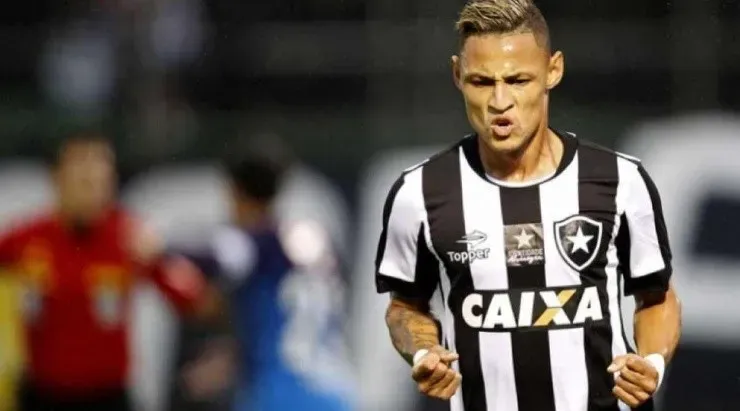 Neilton deixou saudade na torcida do Fogão – Foto: Vitor Silva/Botafogo.