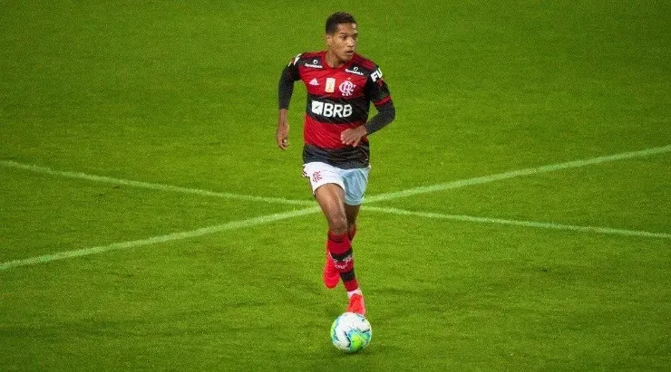 João Lucas se destacou na partida contra o Coritiba – Foto: Alexandre Vidal/Flamengo.