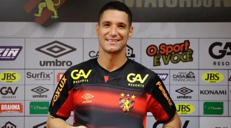 Thiago Neves pode fazer sua estréia contra o Corinthians. Foto: Dibulgação