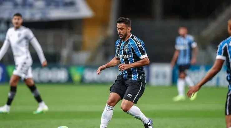 Robinho segue sem engrenar no Grêmio (Foto: Lucal Uebel/Grêmio)