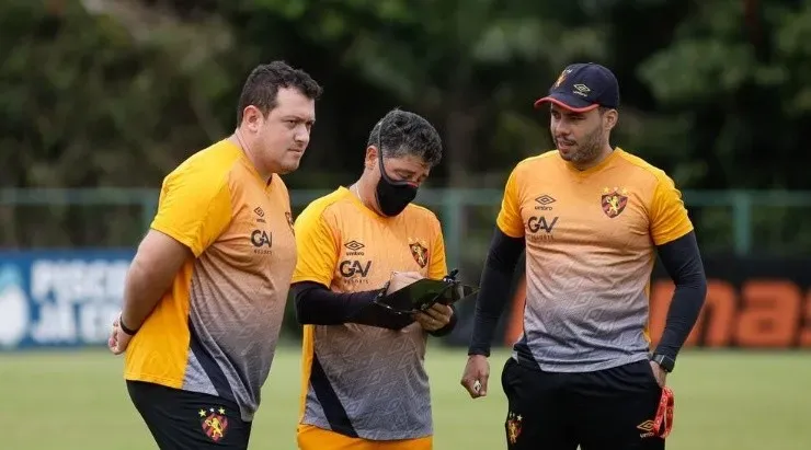 Jair Ventura terá problemas para escalar o Sport diante do Palmeiras. Foto:Sport Club do Recife