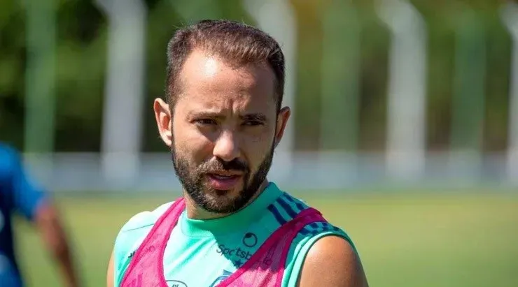 Everton Ribeiro confirmou que recebeu propostas do Al-Nassr , mas revelou que outros jogadores também tiveram oportunidades para sair. Foto: Alexandre Vidal