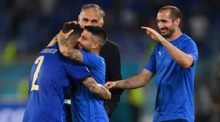 Jogadores da Itália comemoram gol diante da Suíça (Foto: Getty Images)