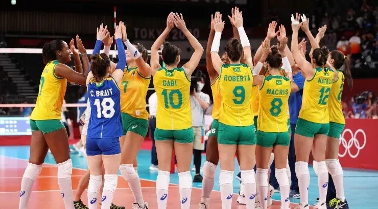 Seleção brasileira comemora a vitória sobre a Coréia do Sul na semifinal (Foto: Getty Images)