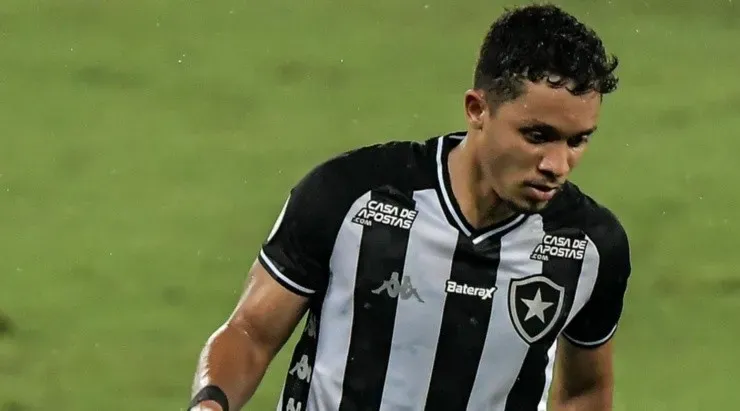 Foto: Thiago Ribeiro/AGIF – Davi Araújo: trabalhou com Autuori no Botafogo