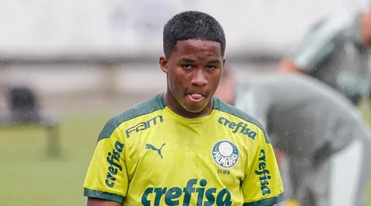 Torcida do Palmeiras fez coro na página oficial do Clube para que Abel escale Endrick contra Santos. Foto: César Greco/ Palmeiras