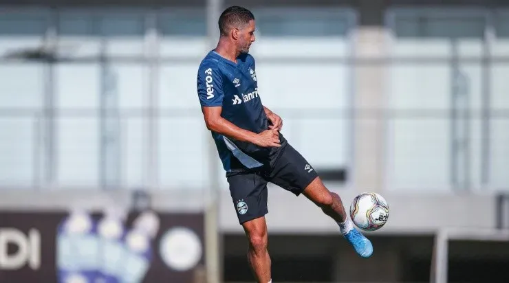 Thiago Neves: chance como titular (Foto: Lucas Uebel/Grêmio FBPA/Divulgação)